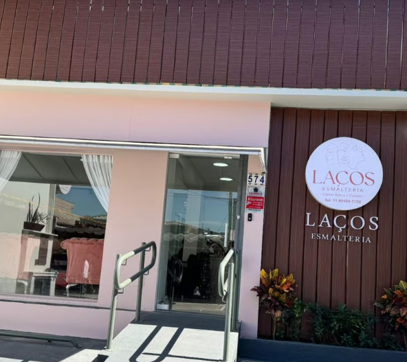 Fachada da Laços Esmalteria